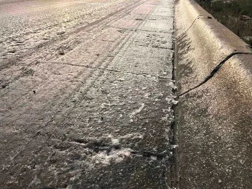 为进一步规范冬季道路洒水作业,从根源上杜绝路面结冰问题,19日,西安