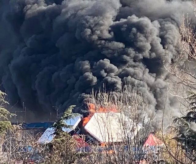 辽宁发生一起事故地点位于大连现场画面让人揪心