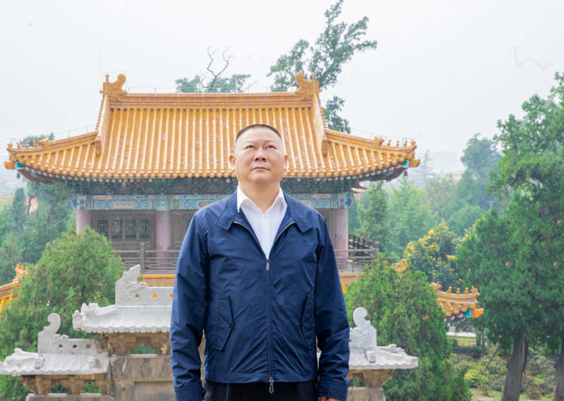 民营企业家何开华家乡创业带动村民共同富裕