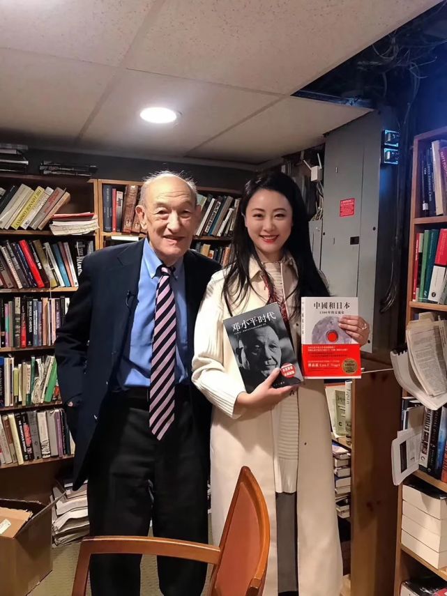 主持人 傅晓田 新媒体编辑 何戴翰 请关注本周四晚22:00《风云
