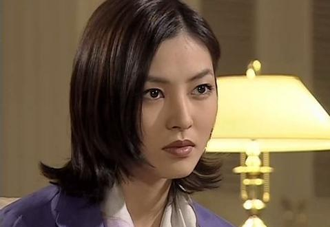 她是韩剧里坏女人的代表,长着带攻击性的脸,却有这么温暖的爱情_腾讯