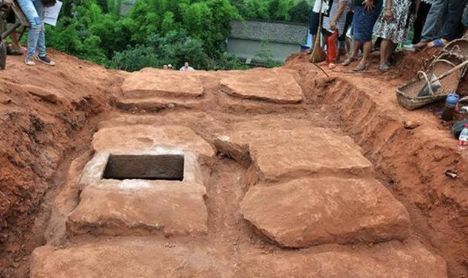 一场大雨,专家意外发现了关羽墓,进入墓室后:我们被骗