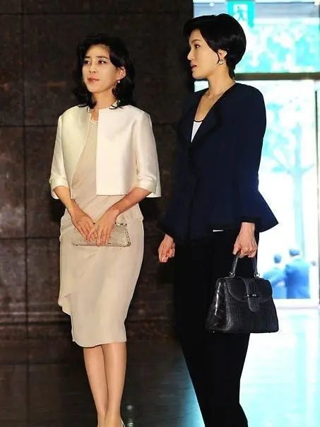 职业女性如何挑衣服?"三星公主"李富真教你穿出高级感