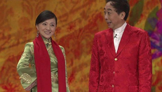 春晚钉子户冯巩老婆首曝光,美艳不输一线女星,难怪恩爱35年