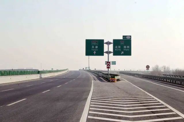 津石高速公路石家庄段本次通车运营为主线部分,深泽,无极,丰化3个收费
