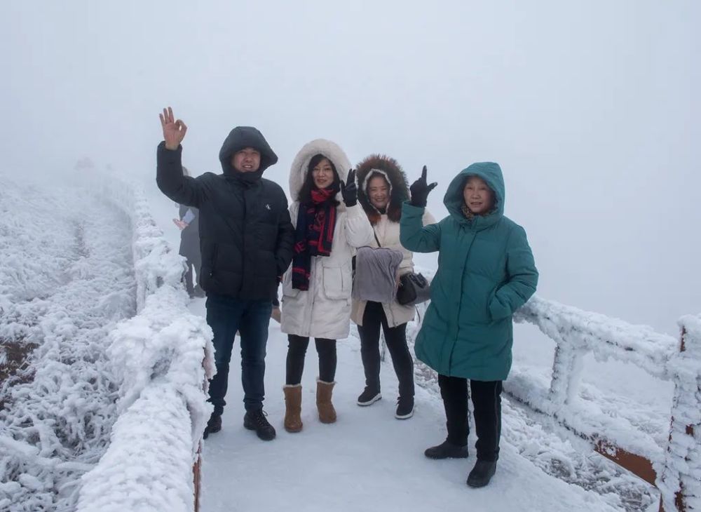 赏雪景,来赫章韭菜坪!