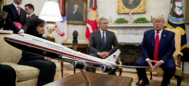 特朗普万万没料到为拜登做嫁衣,最后一次乘坐空军一号