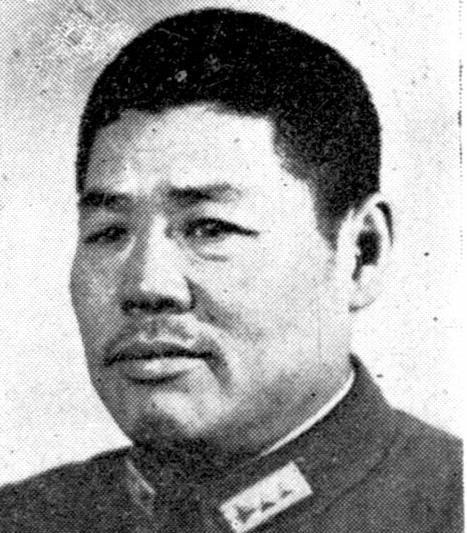 孙将军小时候不喜欢读书,他喜欢舞刀弄枪,所以他长大后就去当兵了.