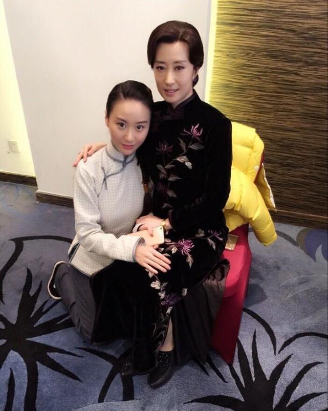 伪装者里的阿香正式转正嫁给了该剧导演孔笙为其证婚