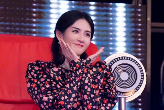 虽然师承谢娜杨迪,但他注定难