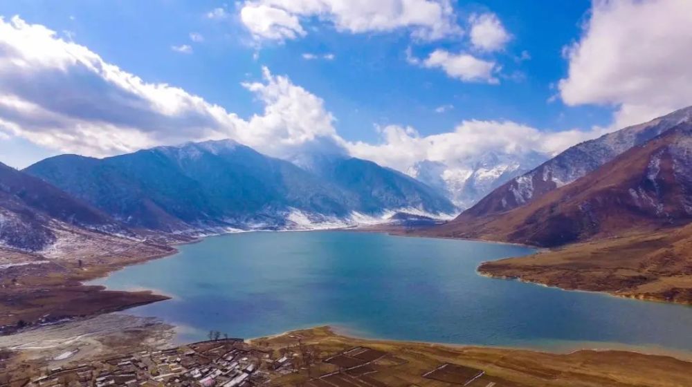 冬季凉山最美冷景点秘境冶勒湖的风清雪软