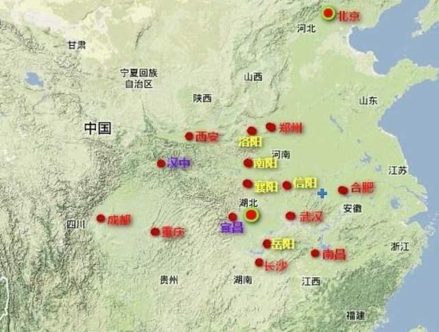 毕竟,三国鼎足之势,要保留,曹丕他不可能见刘备一人独大,而不拉孙权一