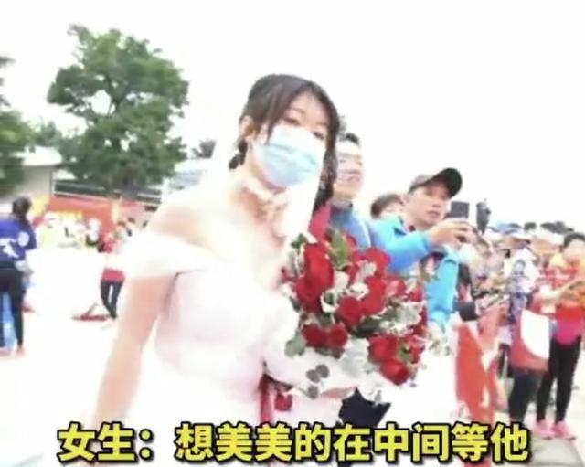 女生给男生穿带锁婚纱_锁屏手机壁纸男生