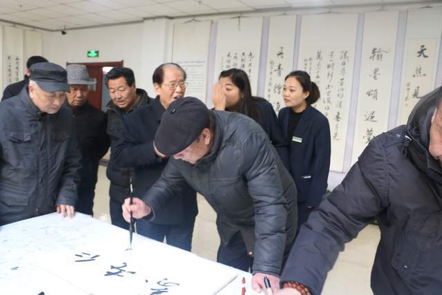 代表有:曾担任过市上领导职务的赵景山,李雪峰,张秉科,马社弟,何兴荣