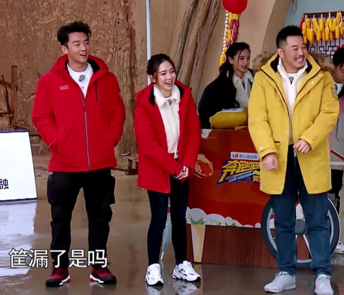杨颖被郑恺脱内衣_郑恺脱杨颖内衣图片