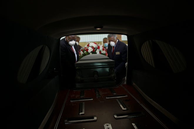 2020死亡人口达9000万_中国单身人口达2.4亿(2)