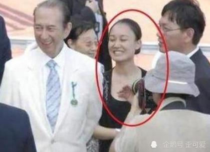 赌王身边的贴身护理邓咏诗,差一点成赌王的5太太