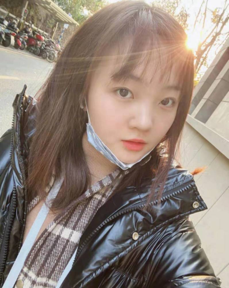也有网友评论说,林妙可长成熟了啊!