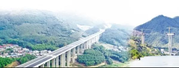 大临铁路外加多条高速即将开通临沧一举摆脱交通瓶颈制约