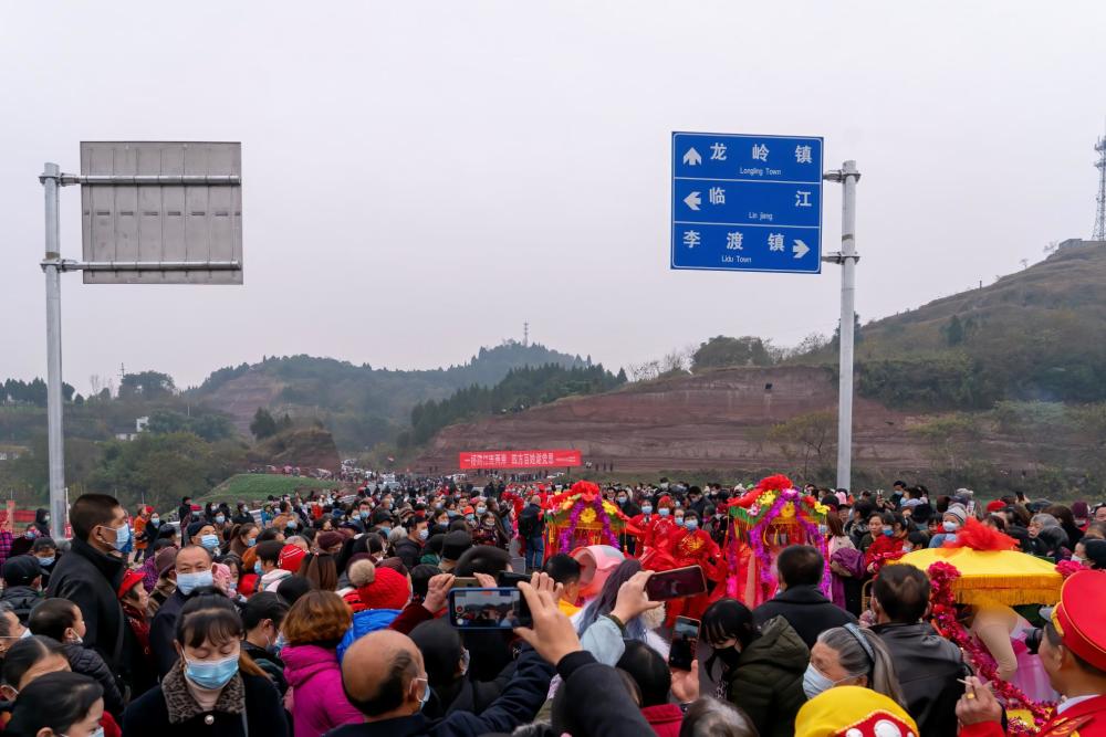 通车了!南充嘉陵的"李渡嘉陵江大桥"今天通车了!