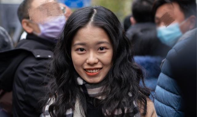 起诉朱军的弦子被批长得丑!女方晒清纯照:我对长相很自信!