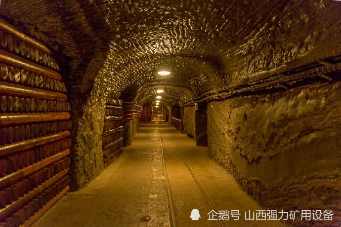 近距离煤层回采巷道布置