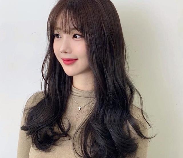 今冬最火女发18款,洋气瘦脸有气质,美到值得收藏