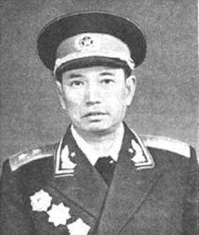 开国中将吴克华难忘一生的战斗,死后骨灰撒战场,与战友团聚