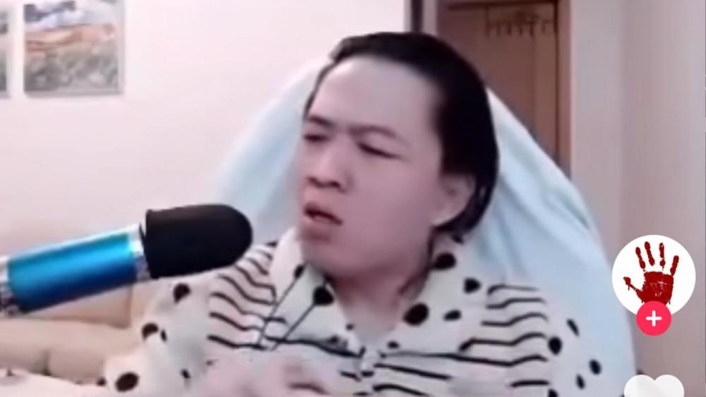 吕德华再次爆发,qg飞驴怒摔手机!得知背后1真相,玩家笑了