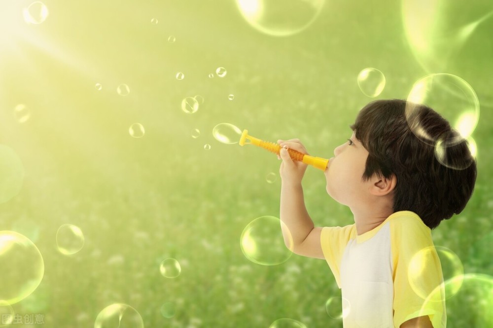 两个人中间一堵墙猜一成语_隔着一堵墙的两个人(3)