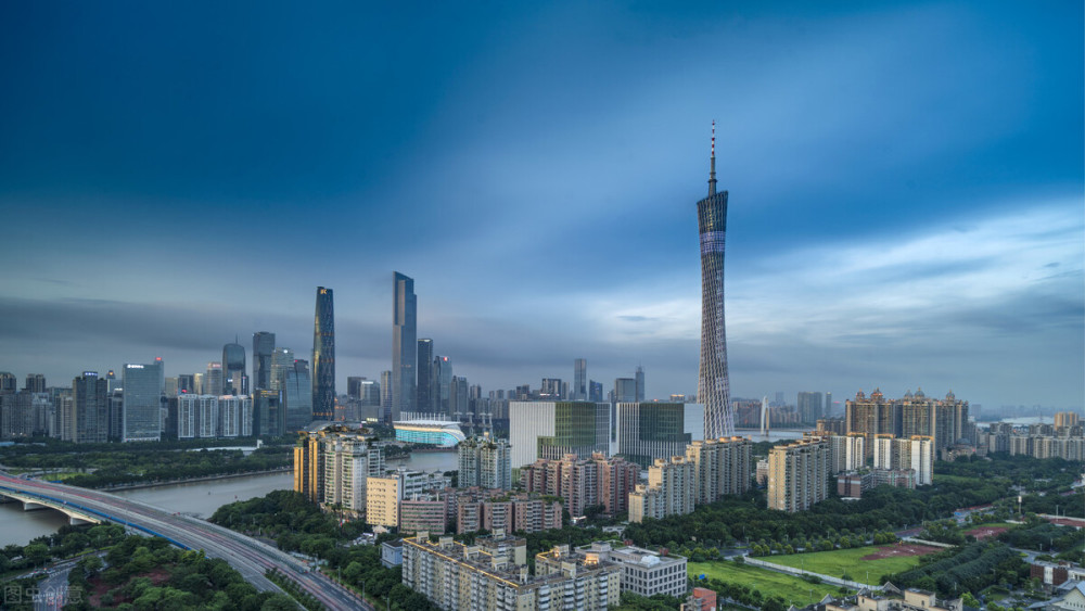 深圳经济总量超过香港成为四大_香港和深圳的分界线(2)