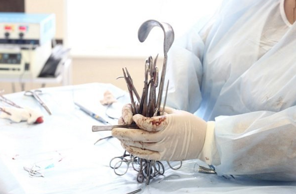 剖腹产就是"睡觉"生娃这么简单?错啦!看了所用器械你