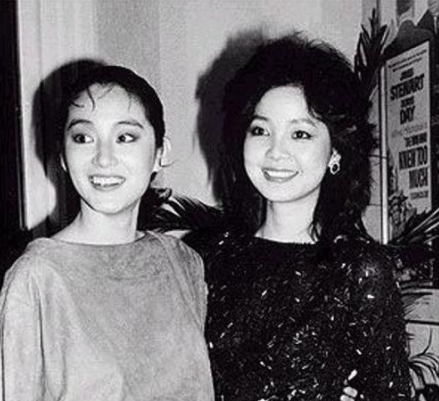 1995年,邓丽君临终前致电林青霞:快!我有一套红宝石首饰送你