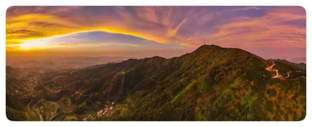 所以,从云浮市区的人民广场出发,驱车前往大金山,来到山脚下景区停车