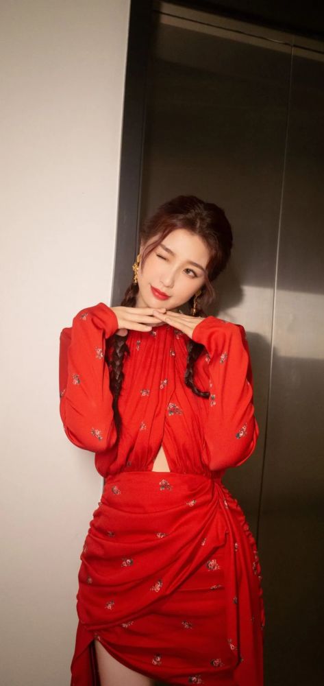 【壁纸】虞书欣甜美少女写真