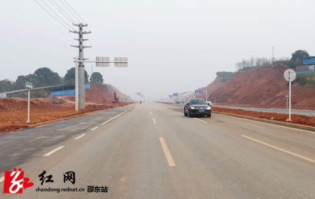 "两廉线"为绿汀大道北段延伸工程,南起北岭路,北至320国道,全长约7