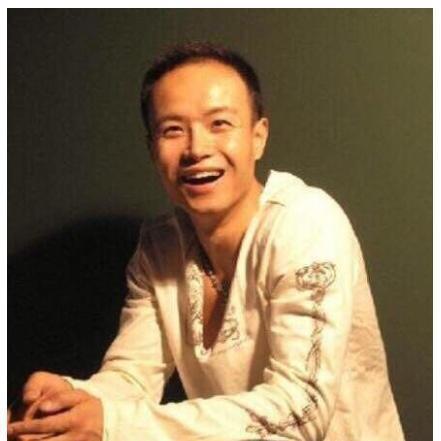 乐嘉:从金牌主持人到街头卖艺,如今出家为僧,他错在了