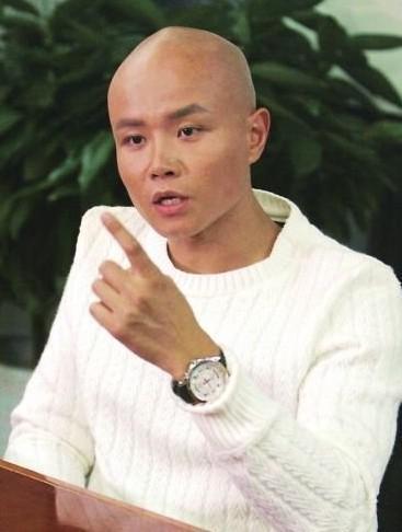 乐嘉:从金牌主持人到街头卖艺,如今出家为僧,他错在了