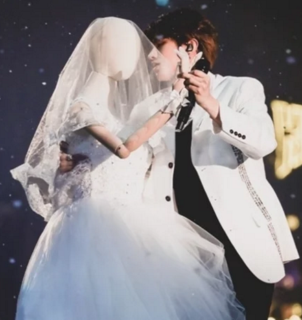 鹿晗的婚纱照