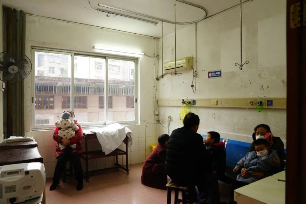 【关注】一组新老照片图见证人民医院环境大改变