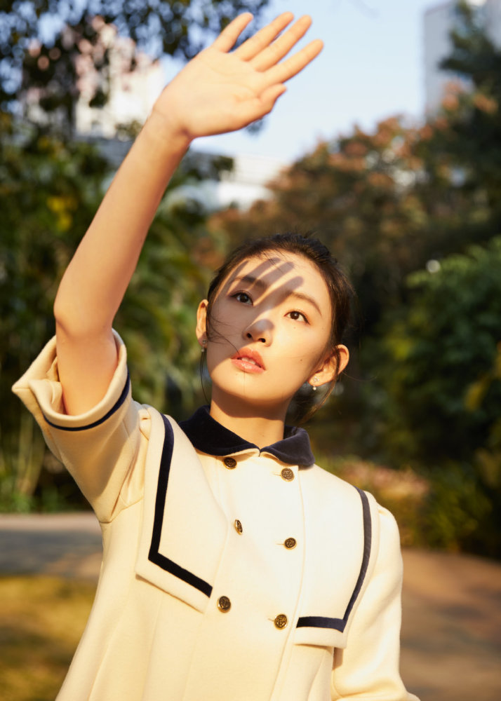 明星壁纸周依然