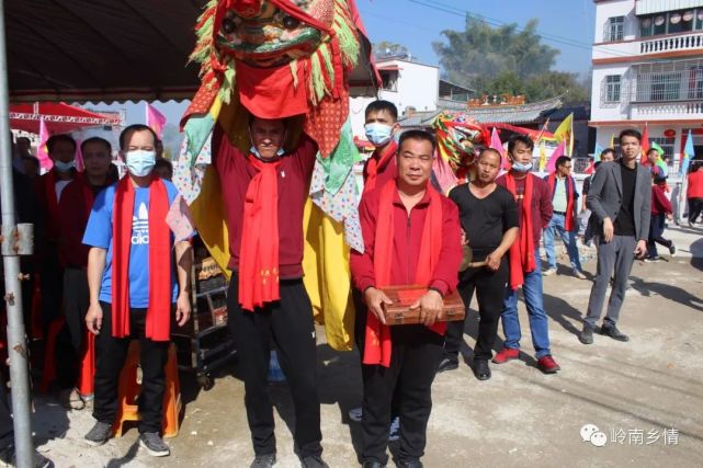 紫金县义容镇桥田村温氏宗祠,举行了隆重的升龛转座庆典仪式.