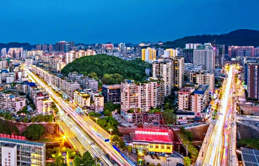 广西和贵州经济总量_广西和贵州交界地图(3)