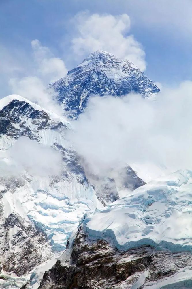 去看看,中国最美的山峰——珠穆朗玛峰 感受世界之巅的雄伟,它会告诉