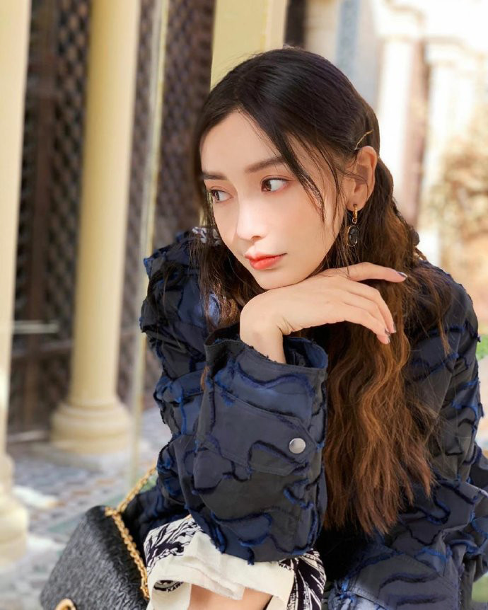 angelababy,精致优雅,标志性的微笑仙气十足!