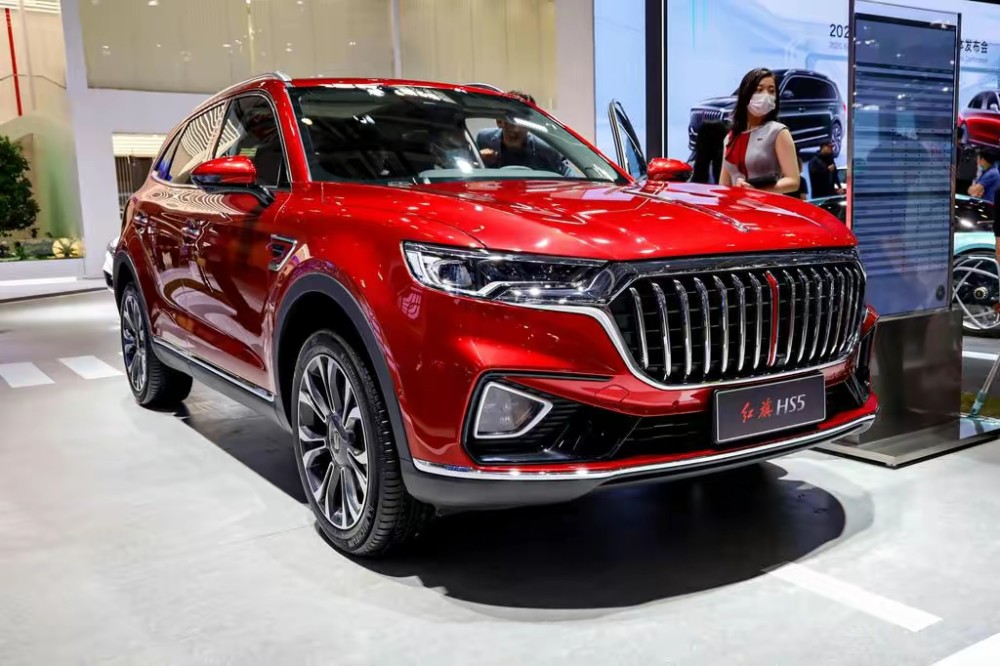 中型suv:红旗hs5,224马力 手自一体,回头率不用愁了?