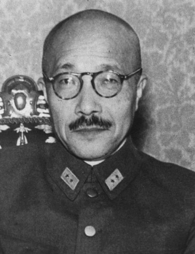 日本甲级战犯东条英机,本应被挫骨扬灰,骨灰却被偷偷藏了起来