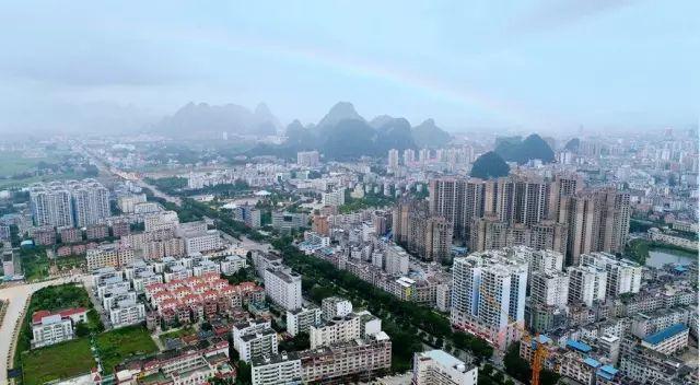 贺州常住人口_贺州学院