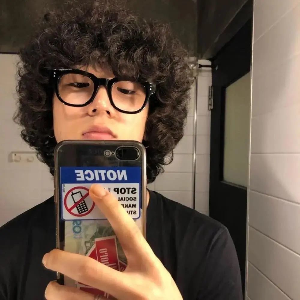 男生自拍头像|超帅的对镜子拍系列