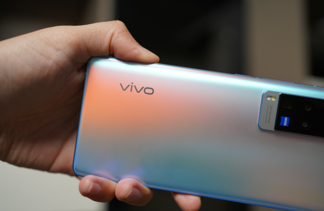 vivo x60系列已登场,亮点不只是蔡司镜头与第二代微云